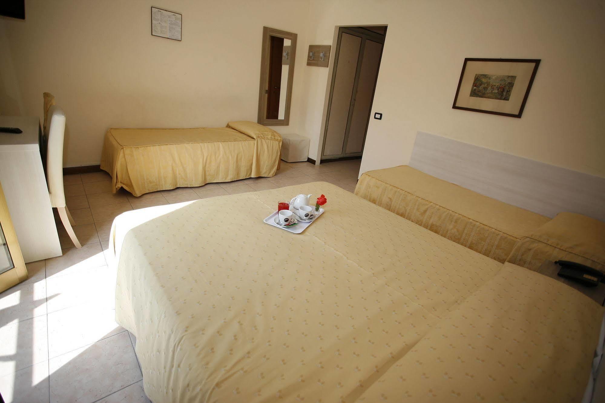 Hotel Adler มิลาน ภายนอก รูปภาพ