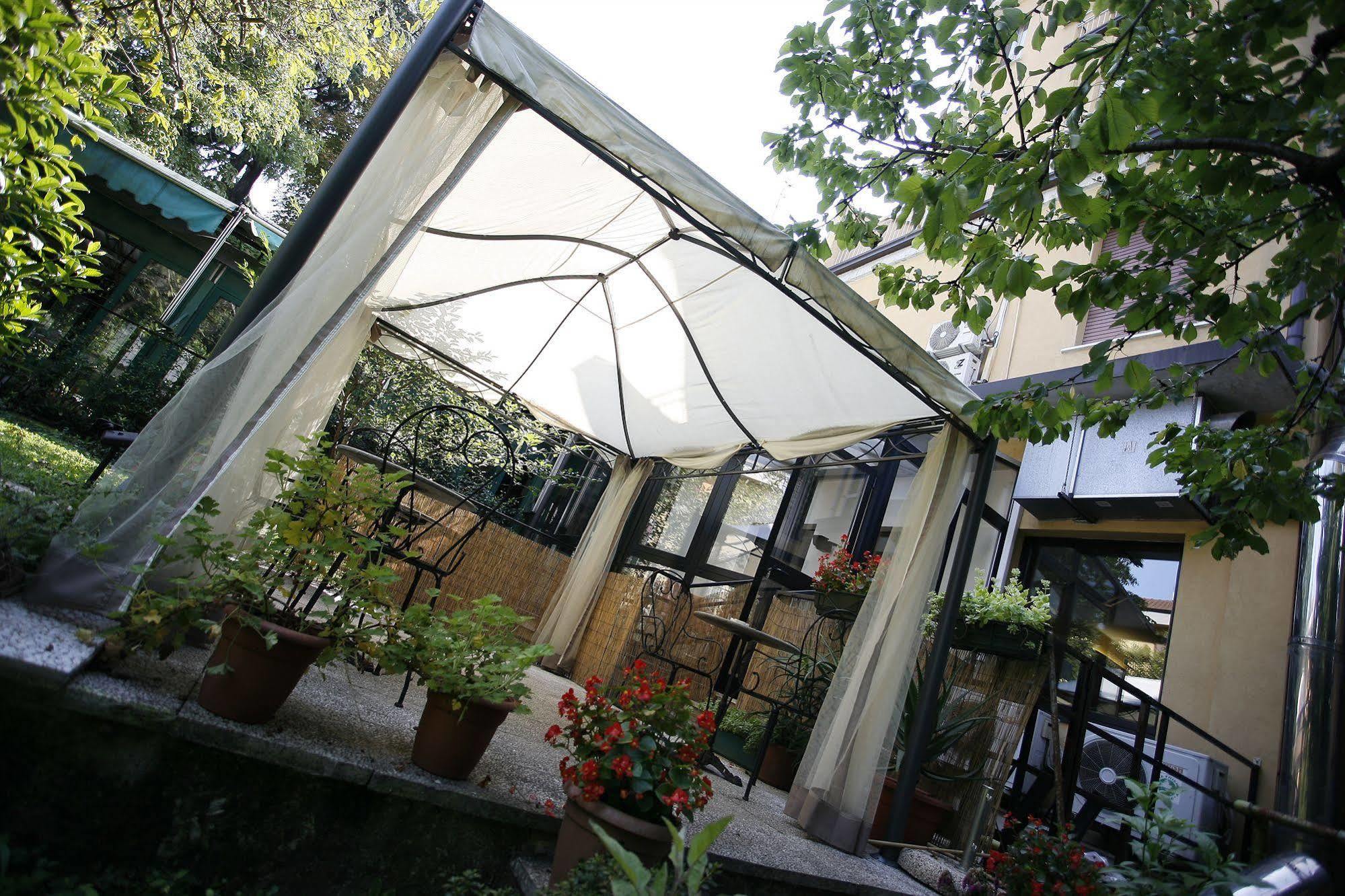 Hotel Adler มิลาน ภายนอก รูปภาพ
